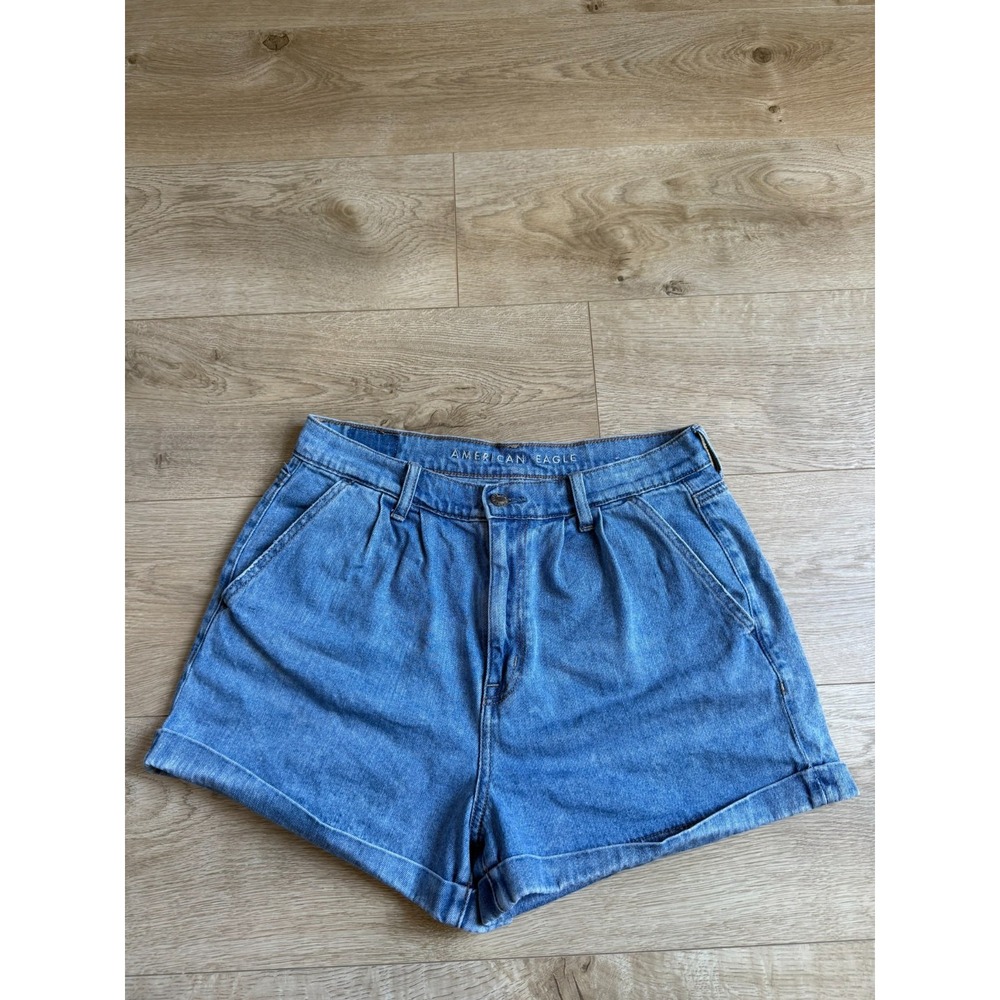 EUC American Eagle Mom Shorts Women's Size 8 High Rise Cuffed Denim Jean Pleated